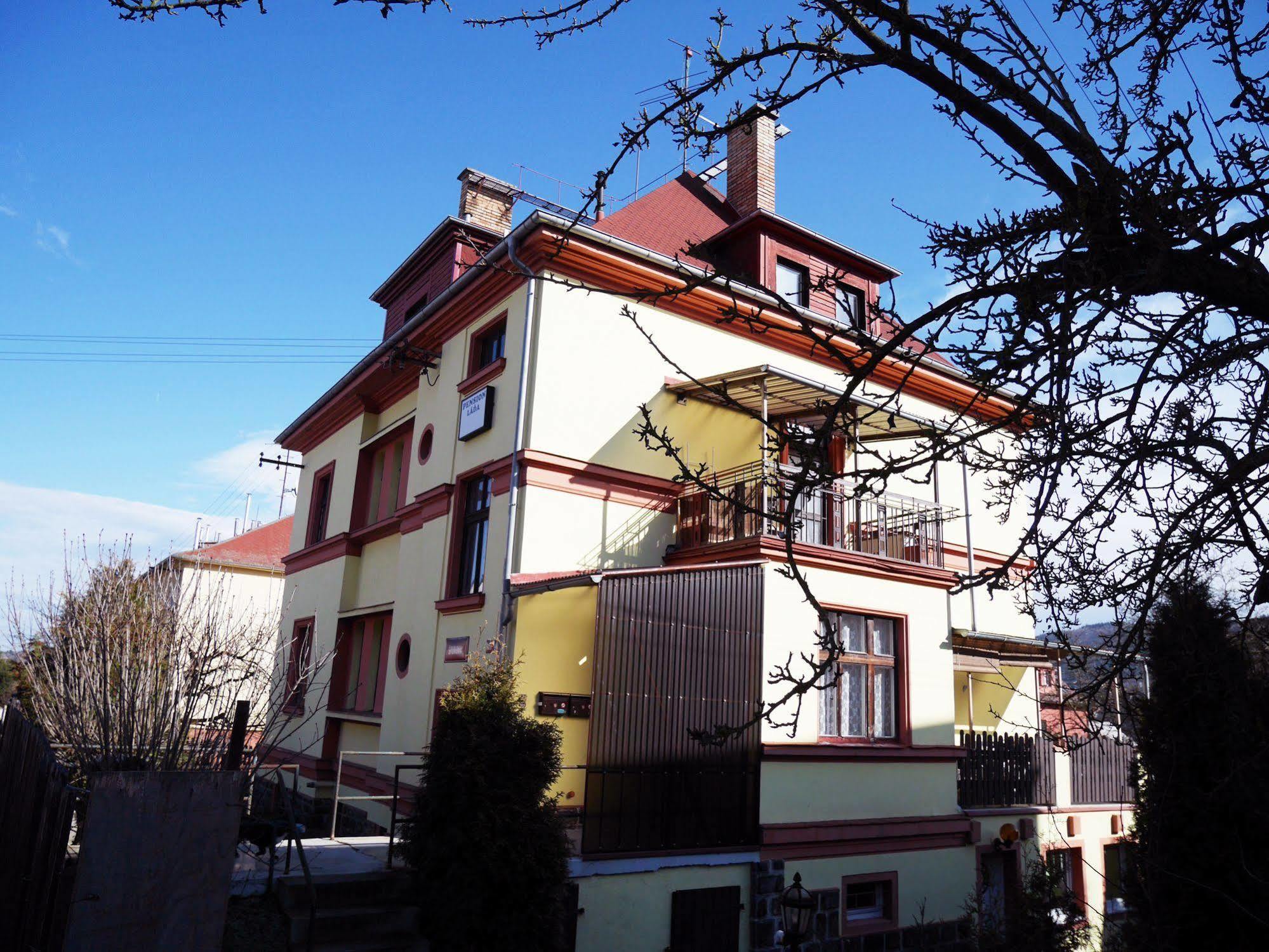 Pension Lada Karlovy Vary Esterno foto