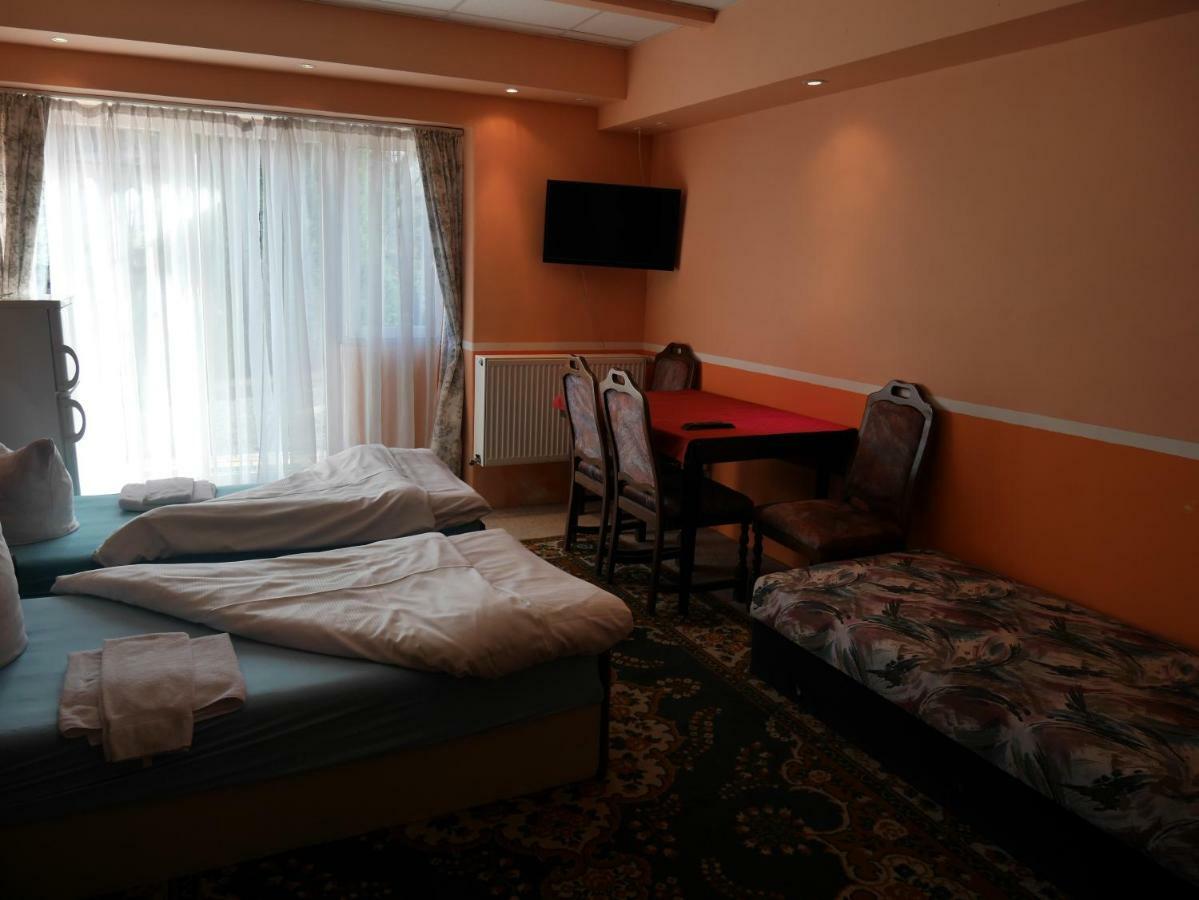 Pension Lada Karlovy Vary Esterno foto
